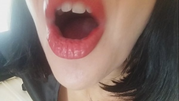 Amor, la teva madrastra no et deixarà anar a l'escola avui... Et necessito massa...